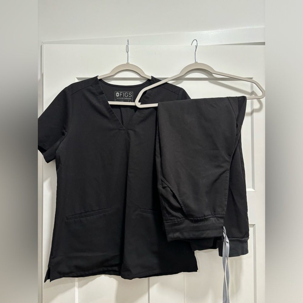 FIGS black scrub set size medium